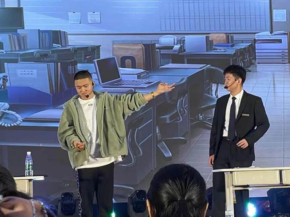 说明: C:\Users\Administrator\Desktop\测通学院成功举办2020级新生迎新晚会暨“音梦起航，为你唱响”主题音乐盛典\6小品表演.jpg